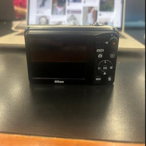 Nikon Coolpix Digital Camera L31 - Picture 2 of 8